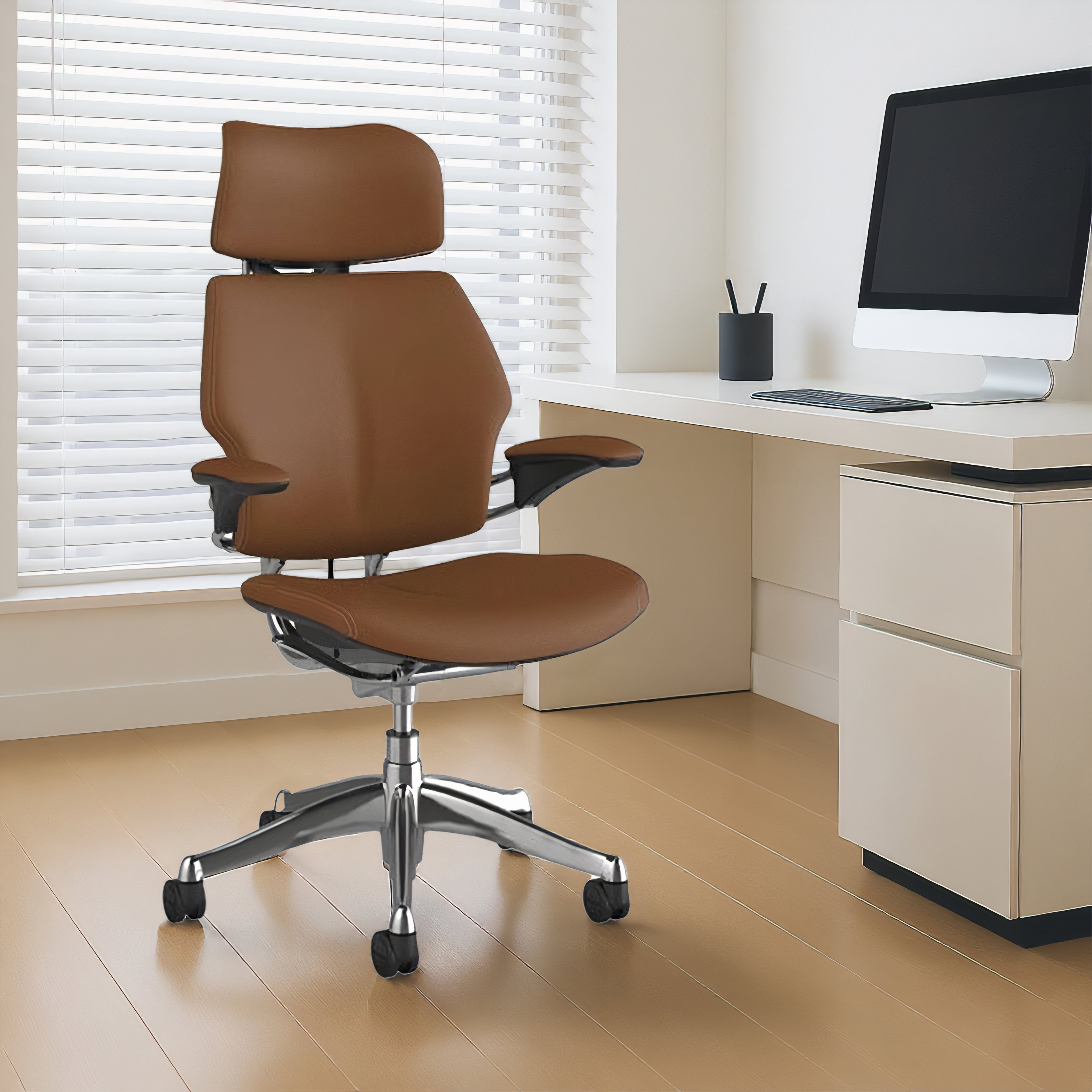 Freedom Leather with polished Aluminium